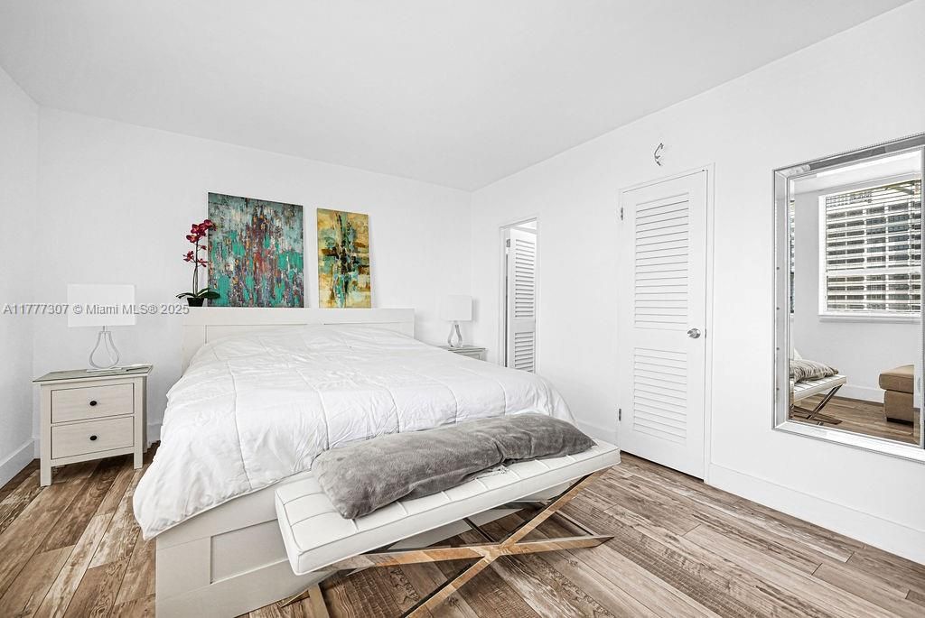 最近售出: $469,000 (1 贝兹, 1 浴室, 1015 平方英尺)