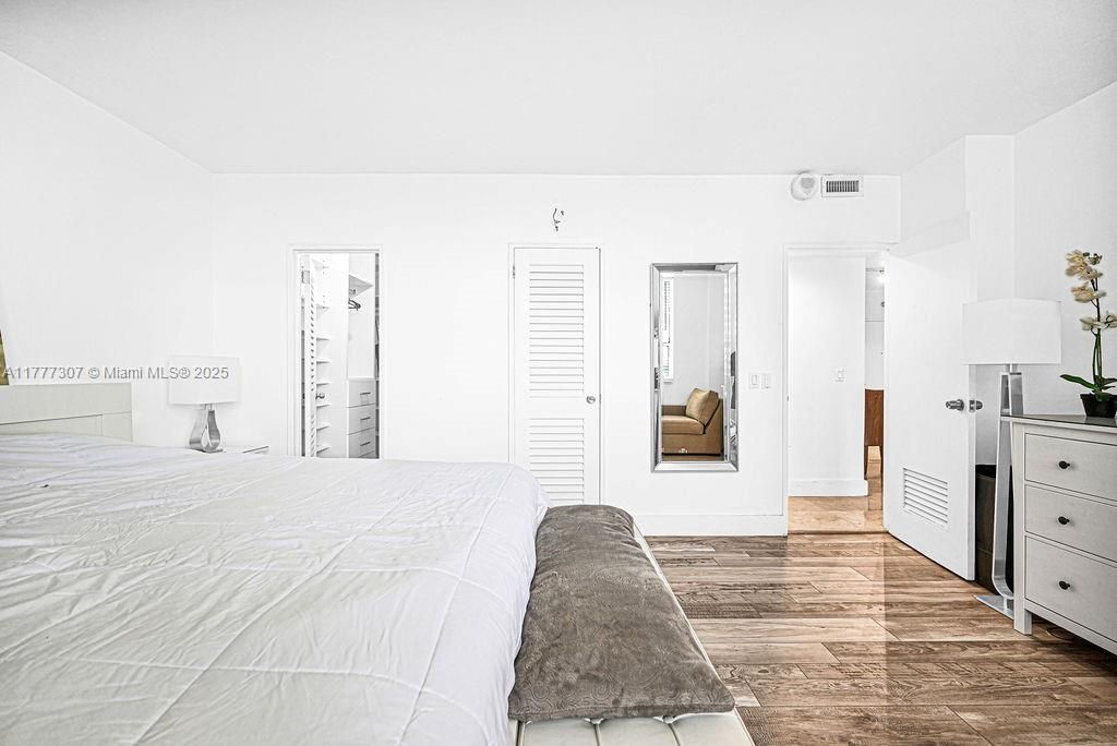 最近售出: $469,000 (1 贝兹, 1 浴室, 1015 平方英尺)