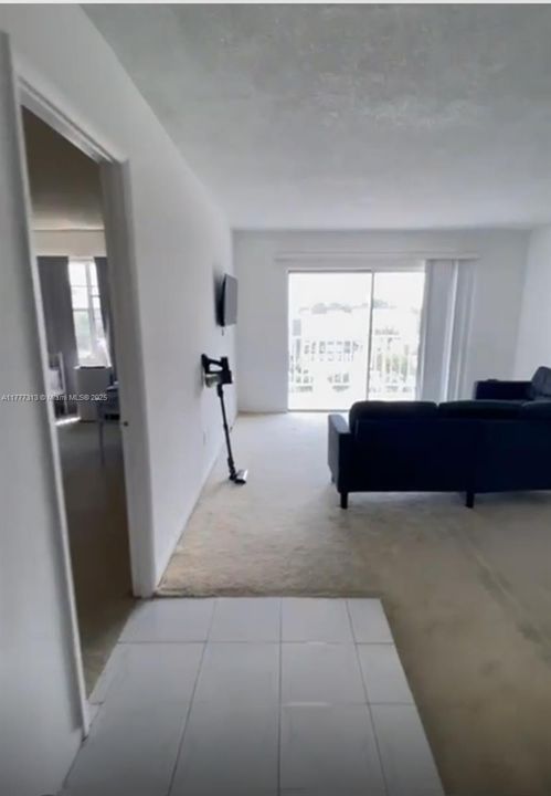 В аренду: $1,600 (1 спален, 1 ванн, 826 Квадратных фут)