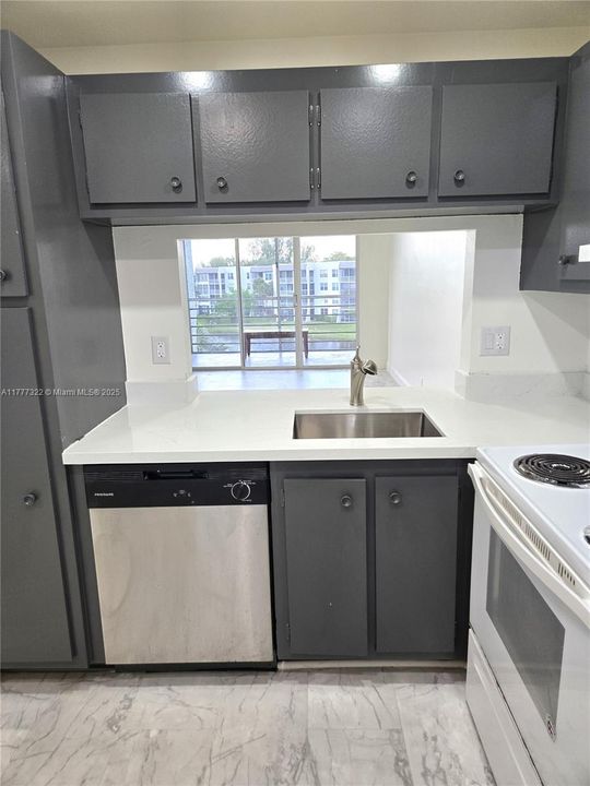 Recientemente alquilado: $1,900 (1 camas, 1 baños, 870 Pies cuadrados)