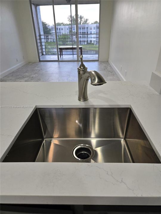 Recientemente alquilado: $1,900 (1 camas, 1 baños, 870 Pies cuadrados)