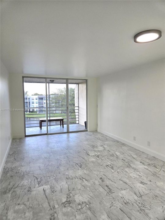 Recientemente alquilado: $1,900 (1 camas, 1 baños, 870 Pies cuadrados)