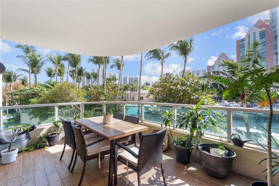 Recently Sold: $567,000 (2 beds, 3 baths, 1750 Square Feet)