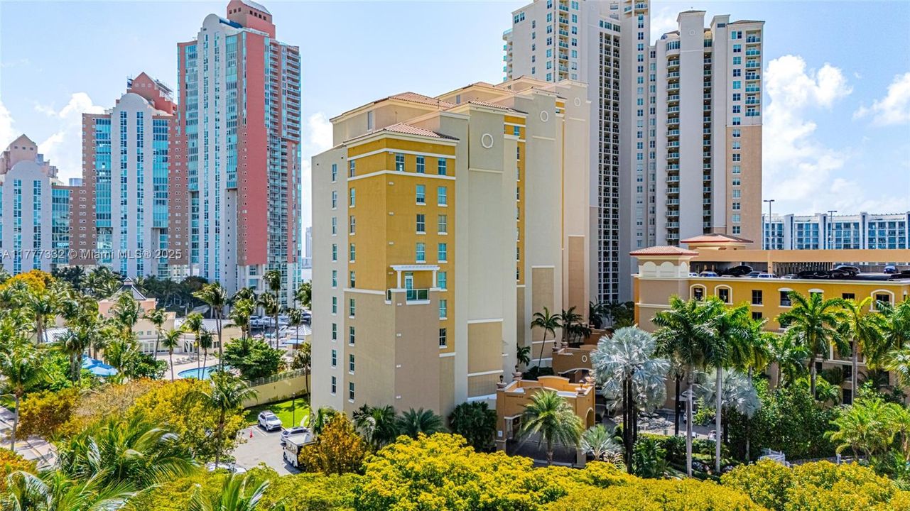 Recently Sold: $567,000 (2 beds, 3 baths, 1750 Square Feet)