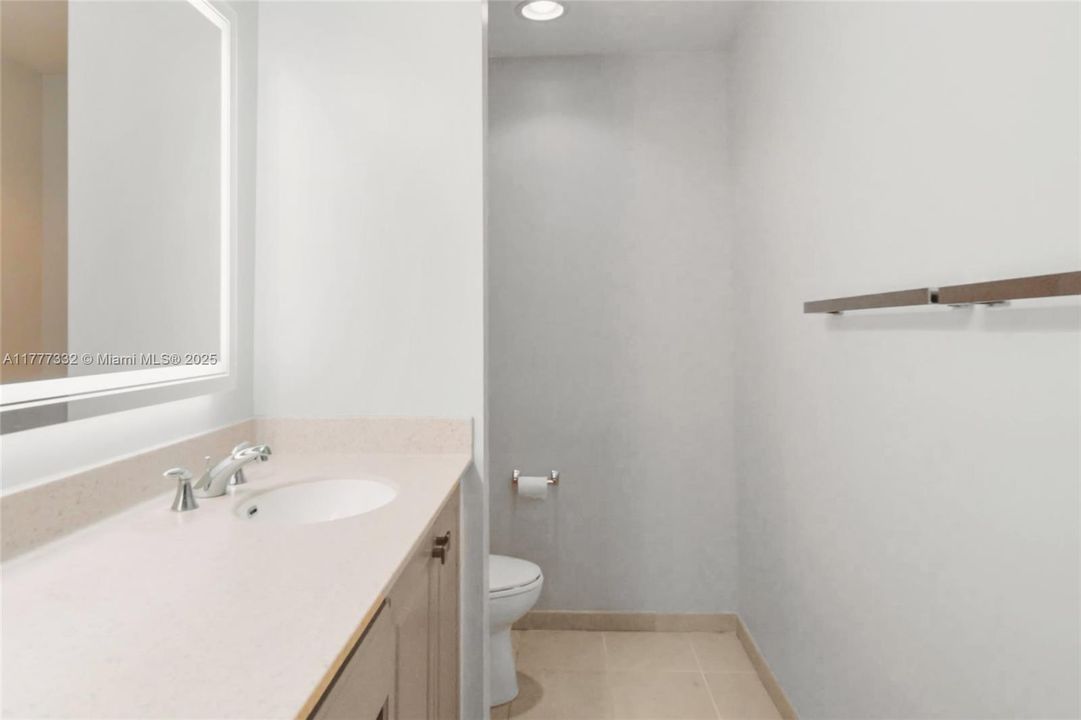 Recently Sold: $567,000 (2 beds, 3 baths, 1750 Square Feet)