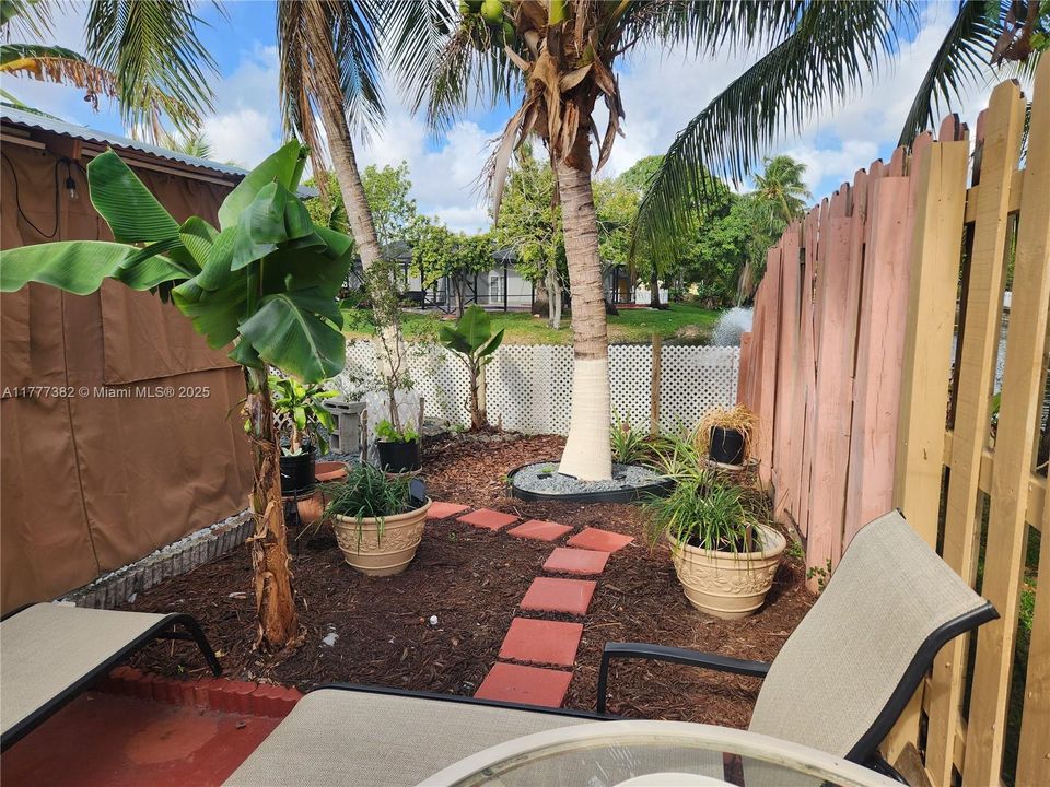 Recently Rented: $1,400 (1 beds, 1 baths, 1843 Square Feet)