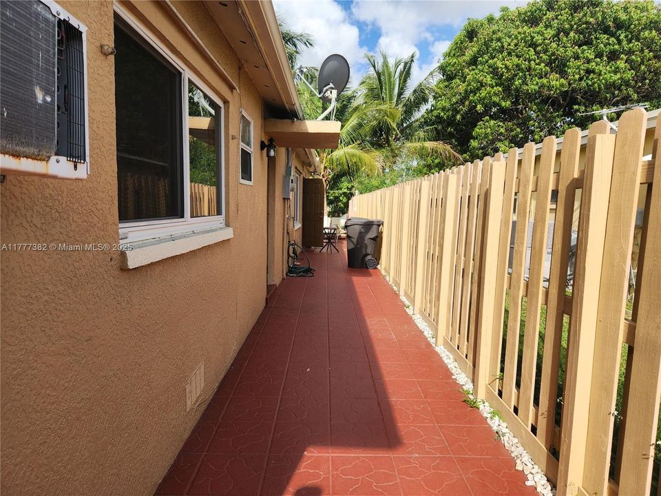 Recently Rented: $1,400 (1 beds, 1 baths, 1843 Square Feet)