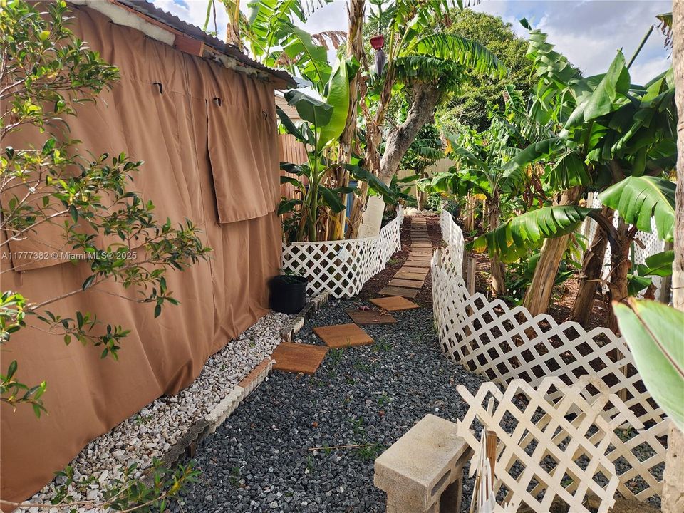 Recently Rented: $1,400 (1 beds, 1 baths, 1843 Square Feet)