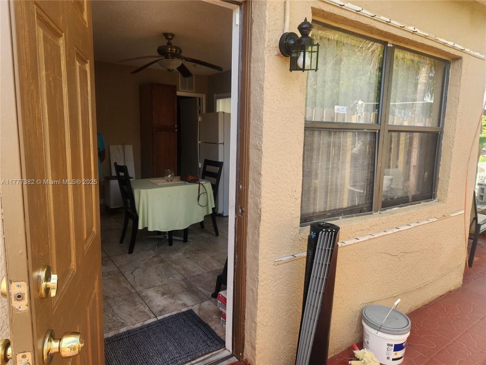 Recently Rented: $1,400 (1 beds, 1 baths, 1843 Square Feet)