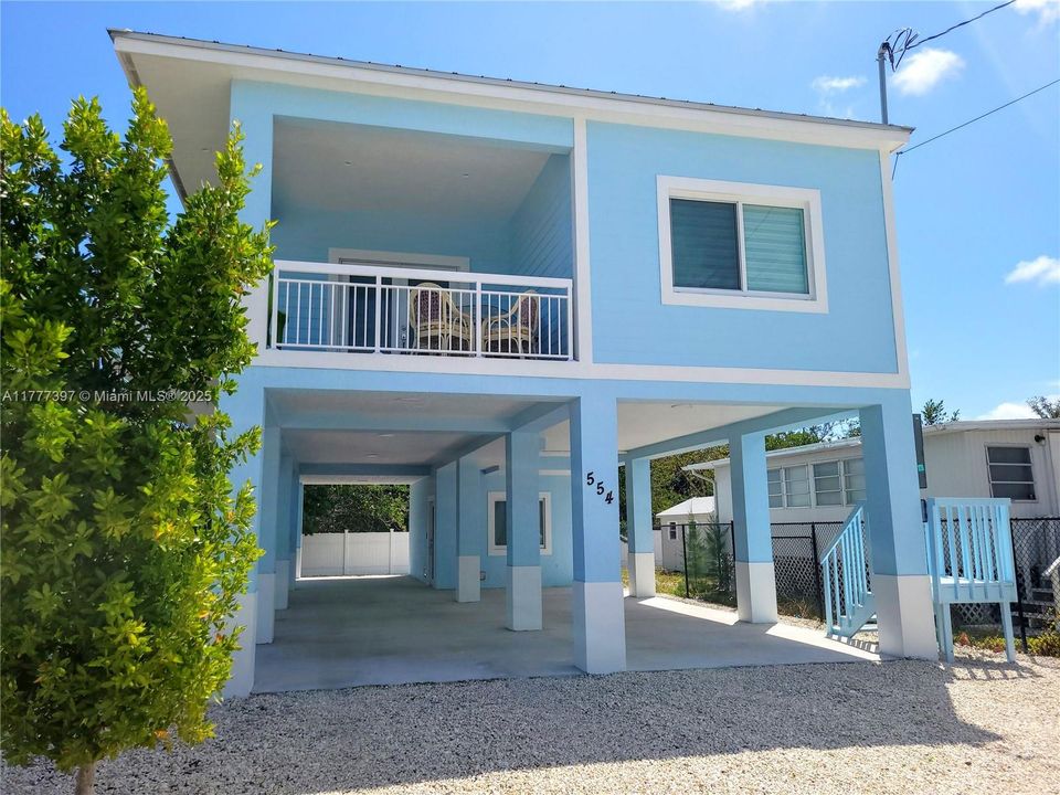 Recently Rented: $3,950 (3 beds, 2 baths, 1414 Square Feet)