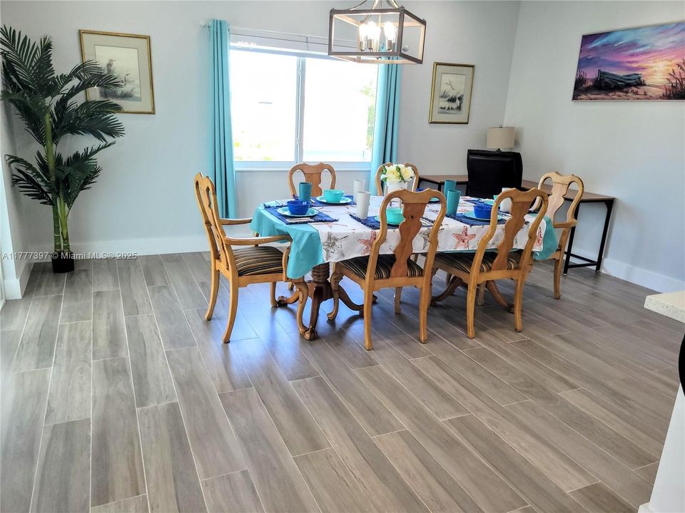 Recently Rented: $3,950 (3 beds, 2 baths, 1414 Square Feet)