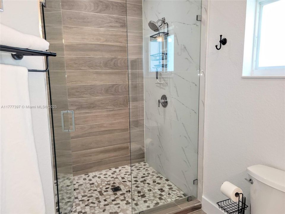 Recently Rented: $3,950 (3 beds, 2 baths, 1414 Square Feet)