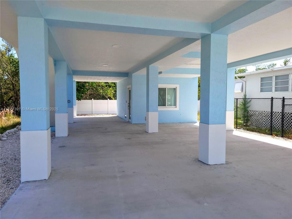 Recently Rented: $3,950 (3 beds, 2 baths, 1414 Square Feet)