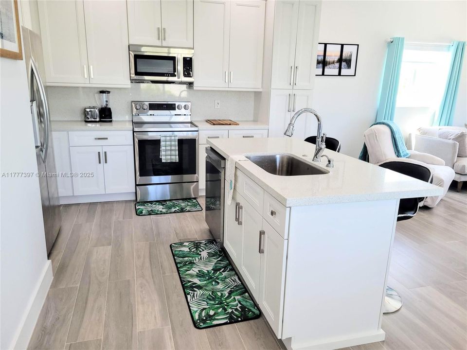 Recently Rented: $3,950 (3 beds, 2 baths, 1414 Square Feet)