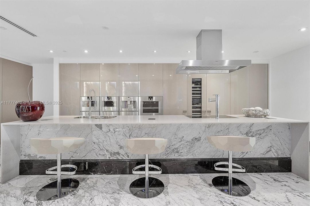 En Venta: $10,900,000 (3 camas, 4 baños, 3273 Pies cuadrados)