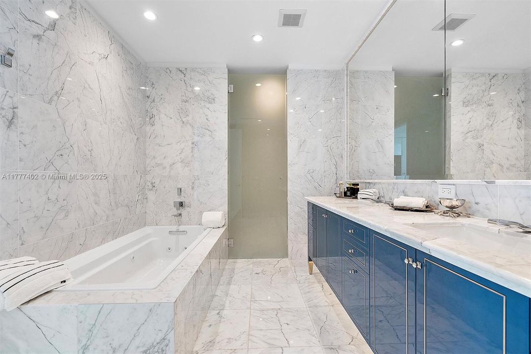 En Venta: $10,900,000 (3 camas, 4 baños, 3273 Pies cuadrados)