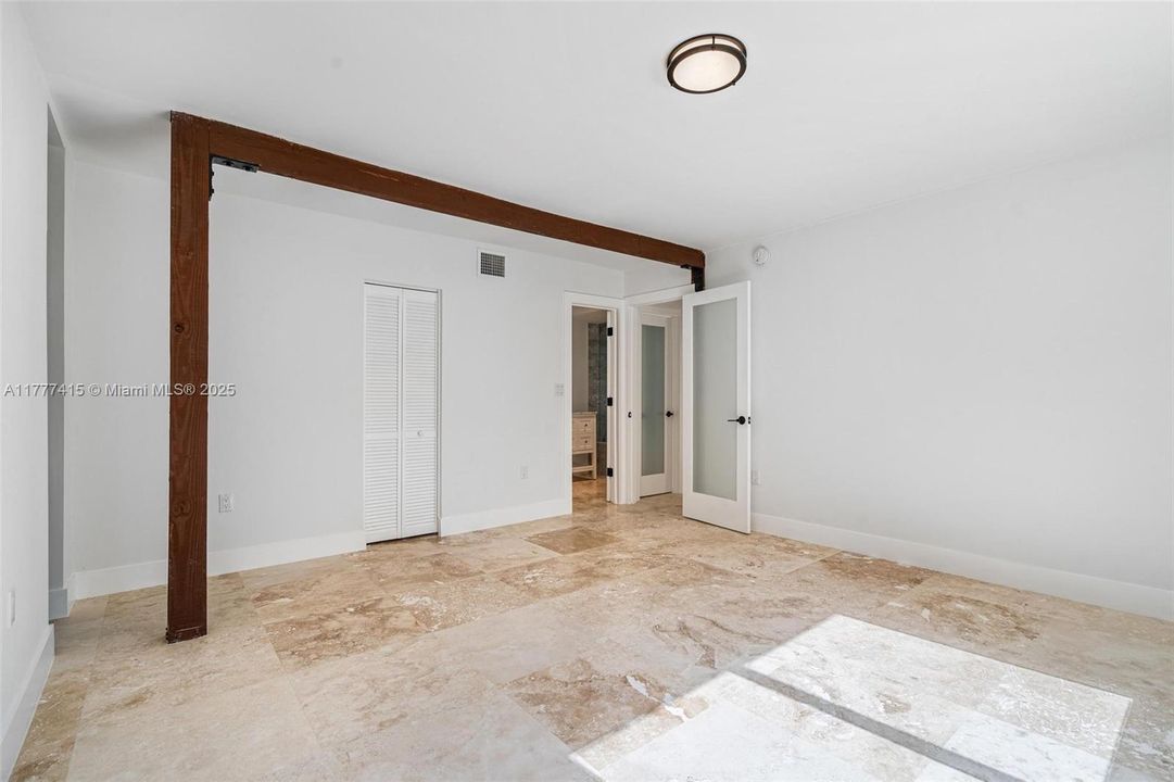 最近售出: $1,849,999 (3 贝兹, 3 浴室, 3542 平方英尺)