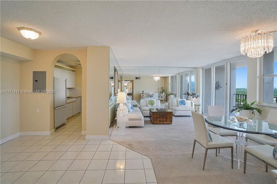 На продажу: $425,000 (2 спален, 1 ванн, 1250 Квадратных фут)