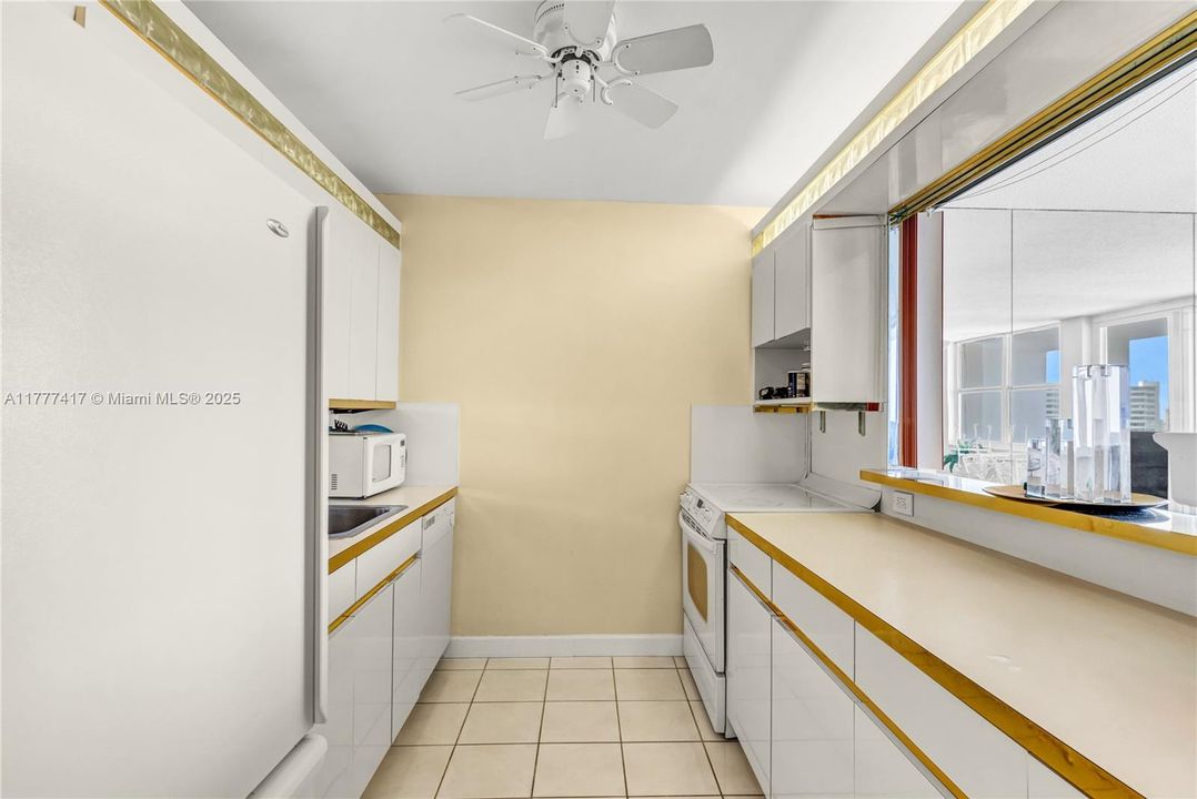 На продажу: $425,000 (2 спален, 1 ванн, 1250 Квадратных фут)