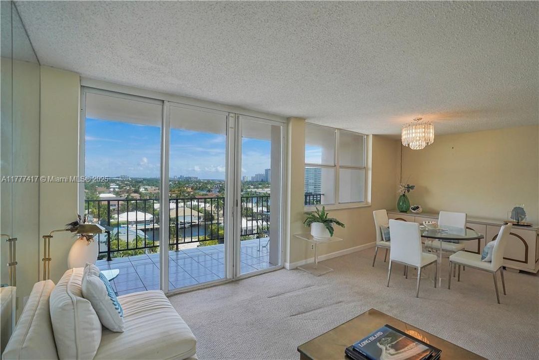 На продажу: $425,000 (2 спален, 1 ванн, 1250 Квадратных фут)