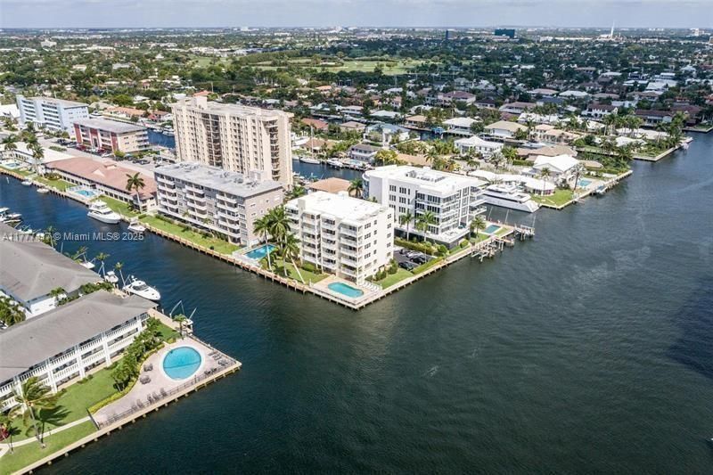 На продажу: $425,000 (2 спален, 1 ванн, 1250 Квадратных фут)