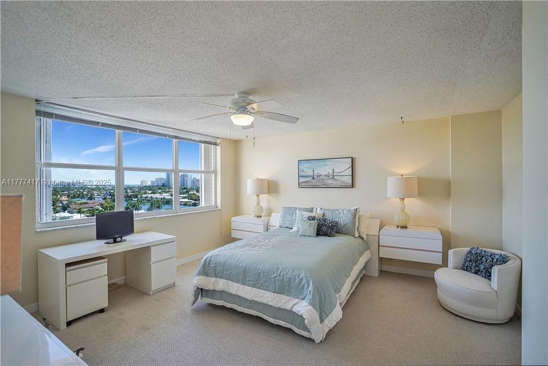 На продажу: $425,000 (2 спален, 1 ванн, 1250 Квадратных фут)