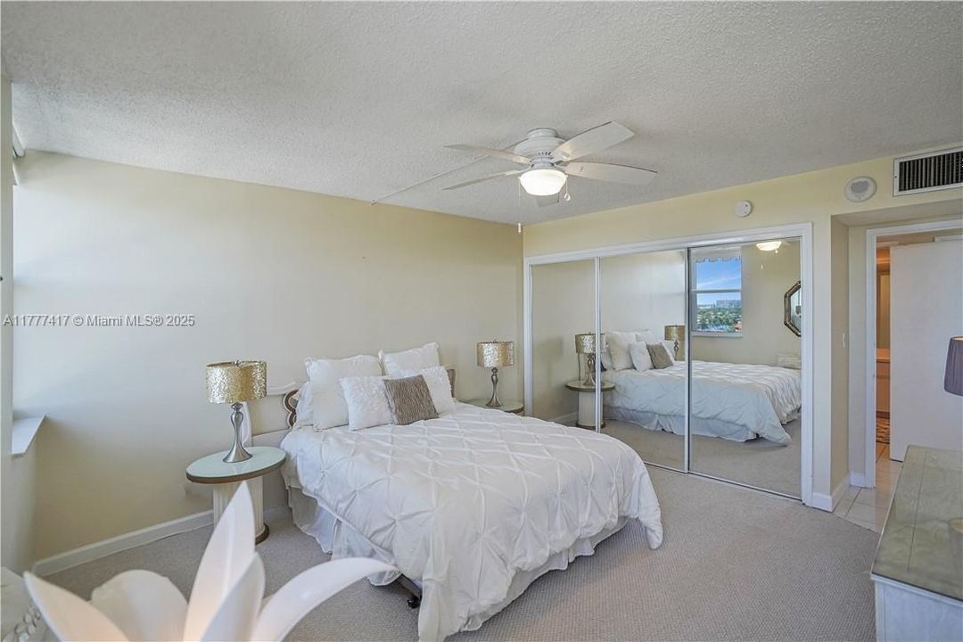 На продажу: $425,000 (2 спален, 1 ванн, 1250 Квадратных фут)