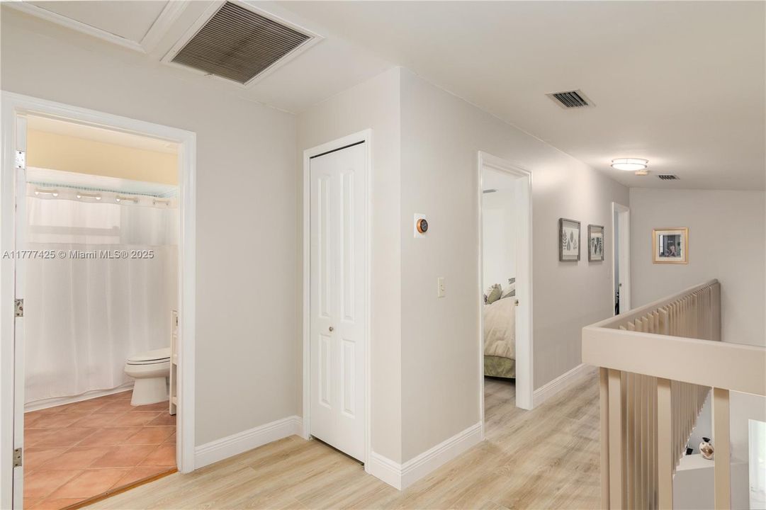 Под контрактом: $750,000 (4 спален, 2 ванн, 2230 Квадратных фут)