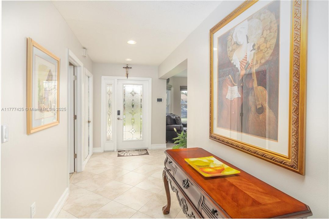 Под контрактом: $750,000 (4 спален, 2 ванн, 2230 Квадратных фут)