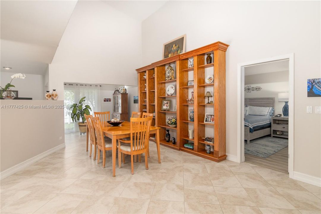 Под контрактом: $750,000 (4 спален, 2 ванн, 2230 Квадратных фут)