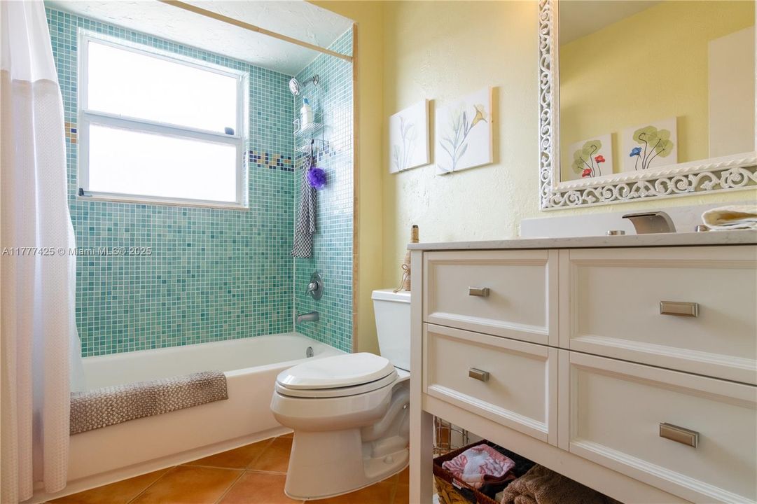 Под контрактом: $750,000 (4 спален, 2 ванн, 2230 Квадратных фут)