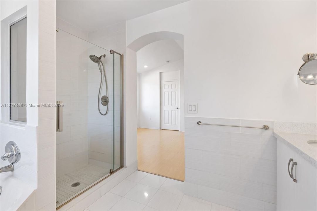 最近租的: $4,000 (3 贝兹, 2 浴室, 1748 平方英尺)