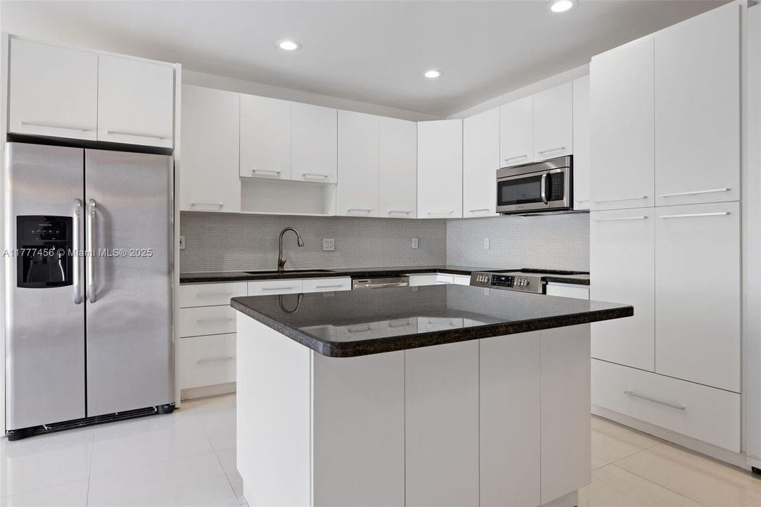 最近租的: $4,000 (3 贝兹, 2 浴室, 1748 平方英尺)