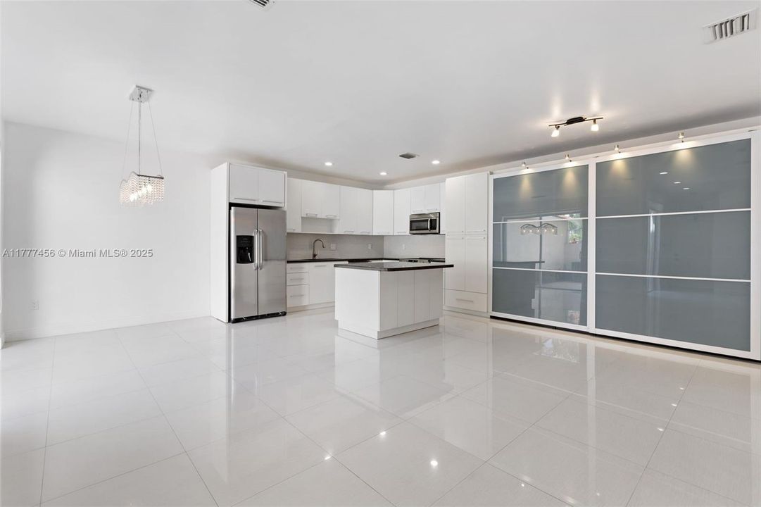 最近租的: $4,000 (3 贝兹, 2 浴室, 1748 平方英尺)