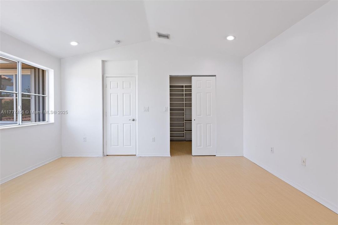 最近租的: $4,000 (3 贝兹, 2 浴室, 1748 平方英尺)