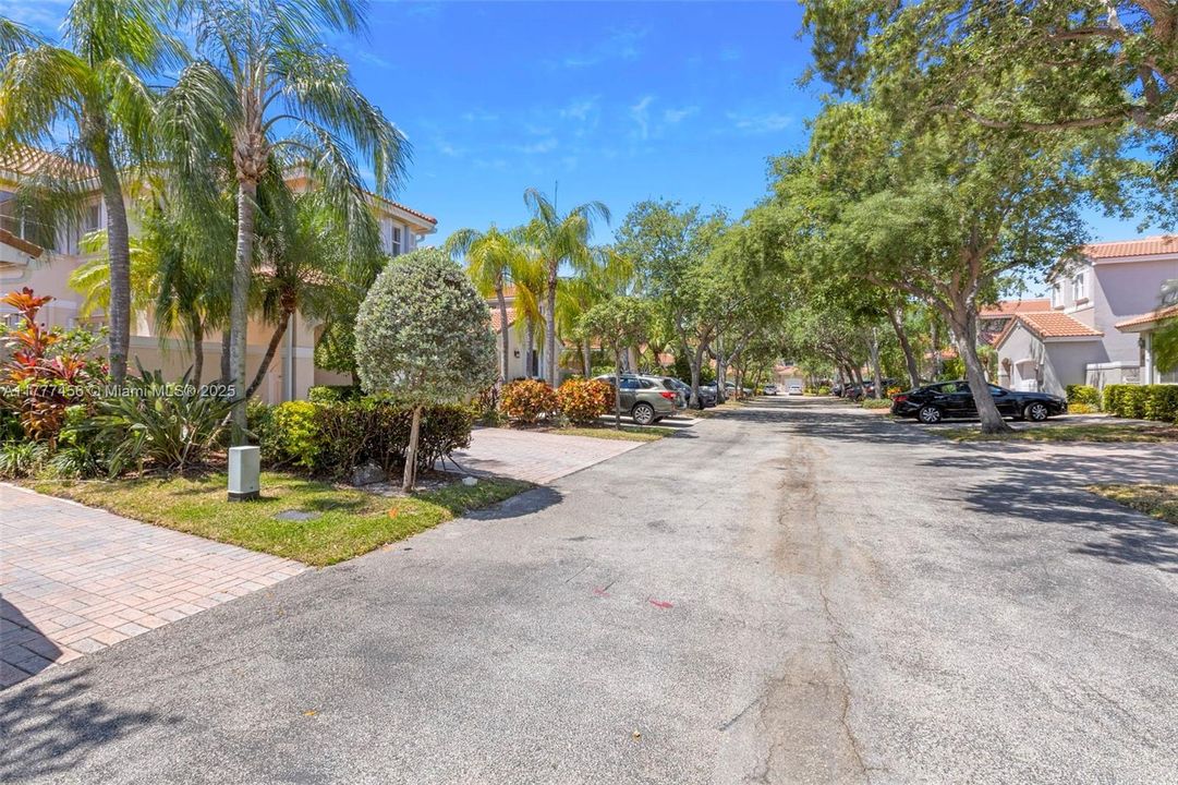 最近租的: $4,000 (3 贝兹, 2 浴室, 1748 平方英尺)