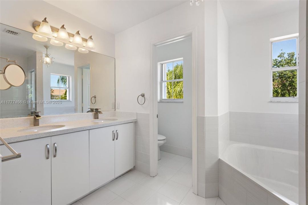 最近租的: $4,000 (3 贝兹, 2 浴室, 1748 平方英尺)