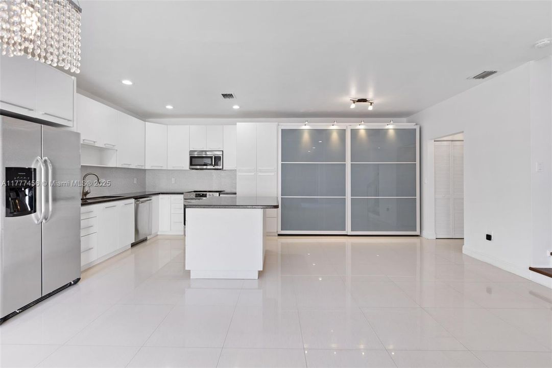 最近租的: $4,000 (3 贝兹, 2 浴室, 1748 平方英尺)