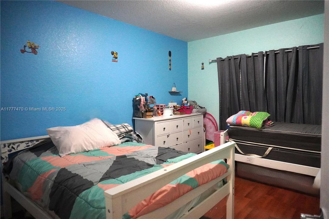 Recently Sold: $349,000 (3 beds, 2 baths, 1527 Square Feet)