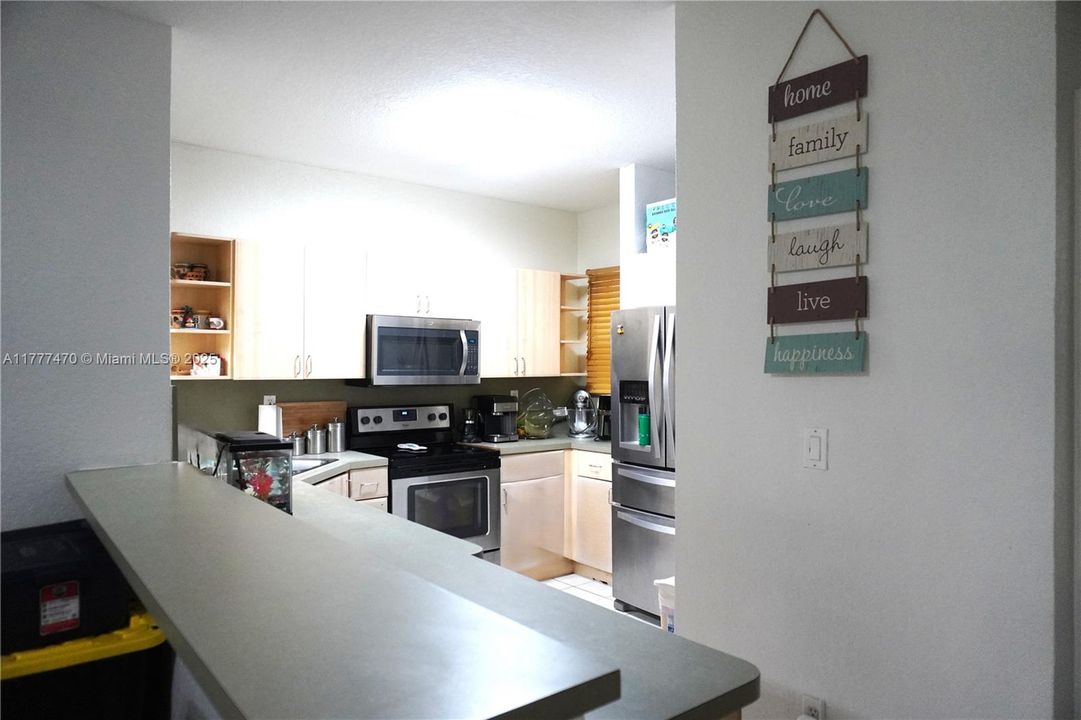 Recently Sold: $349,000 (3 beds, 2 baths, 1527 Square Feet)