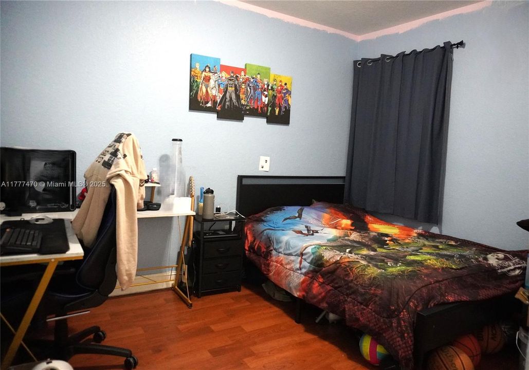 Recently Sold: $349,000 (3 beds, 2 baths, 1527 Square Feet)