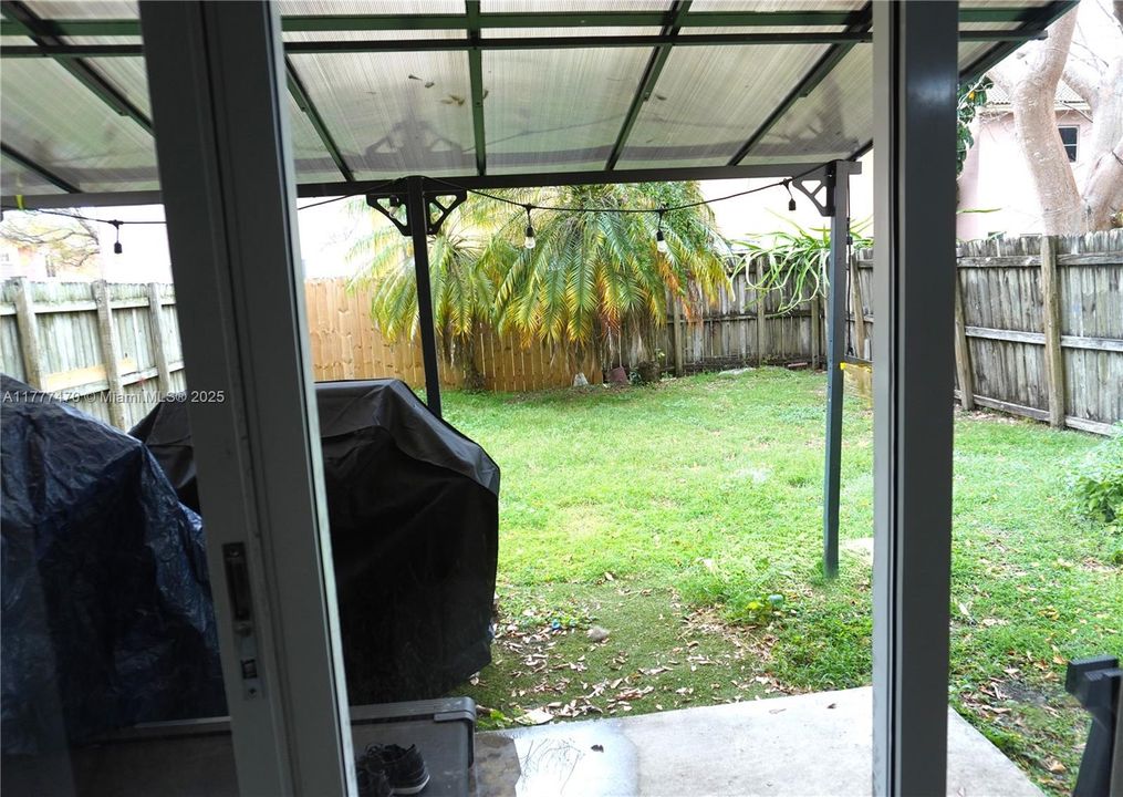 Recently Sold: $349,000 (3 beds, 2 baths, 1527 Square Feet)