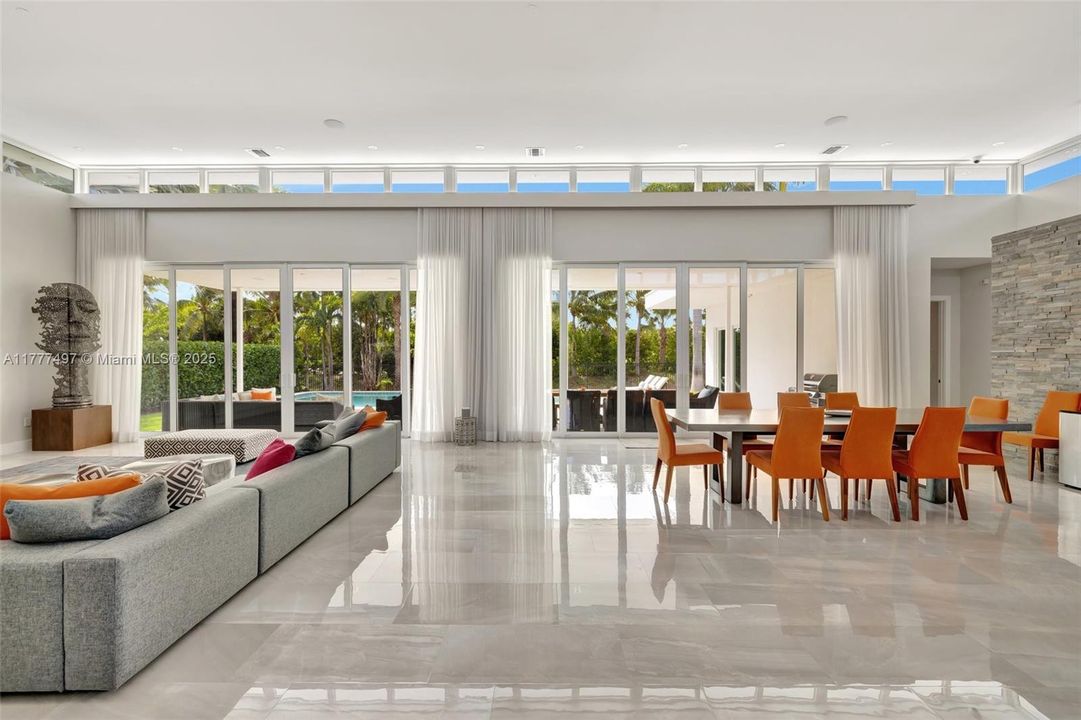 For Sale: $4,499,000 (5 beds, 5 baths, 4083 Square Feet)