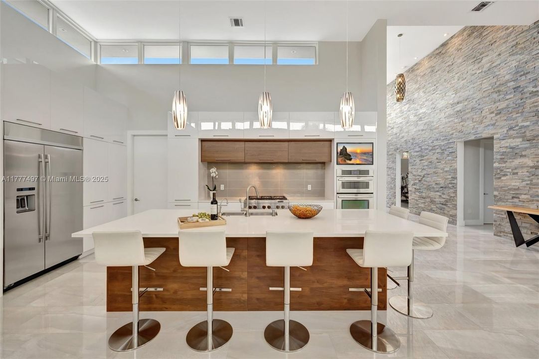 For Sale: $4,499,000 (5 beds, 5 baths, 4083 Square Feet)