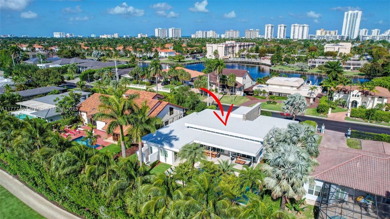 For Sale: $4,499,000 (5 beds, 5 baths, 4083 Square Feet)