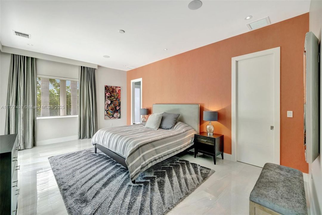 For Sale: $4,499,000 (5 beds, 5 baths, 4083 Square Feet)