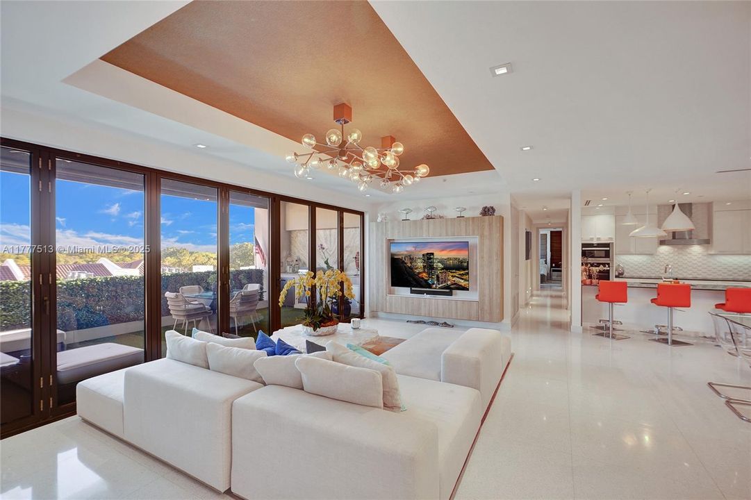 Recently Sold: $2,999,900 (3 beds, 3 baths, 2345 Square Feet)