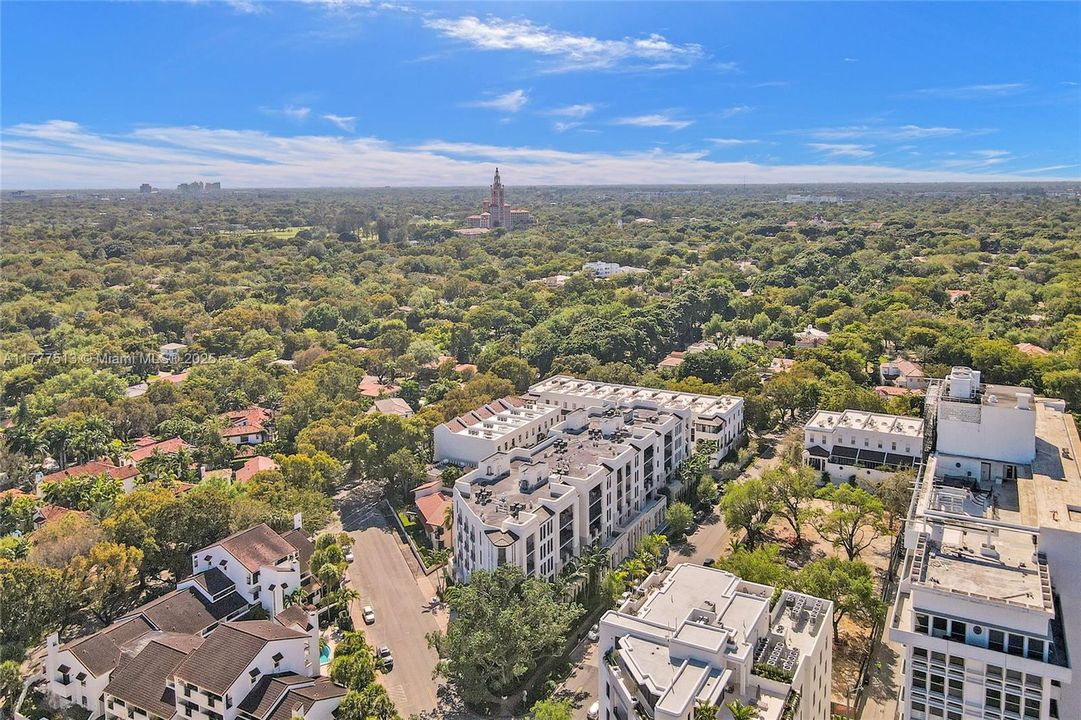 Recently Sold: $2,999,900 (3 beds, 3 baths, 2345 Square Feet)