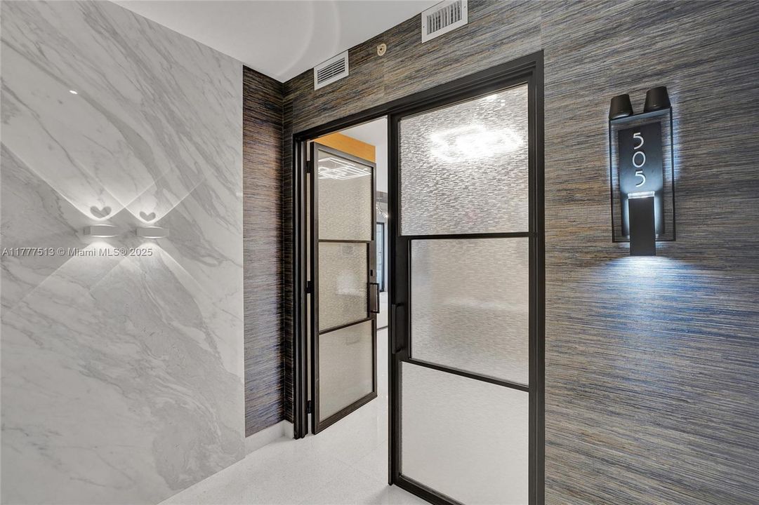 Recently Sold: $2,999,900 (3 beds, 3 baths, 2345 Square Feet)