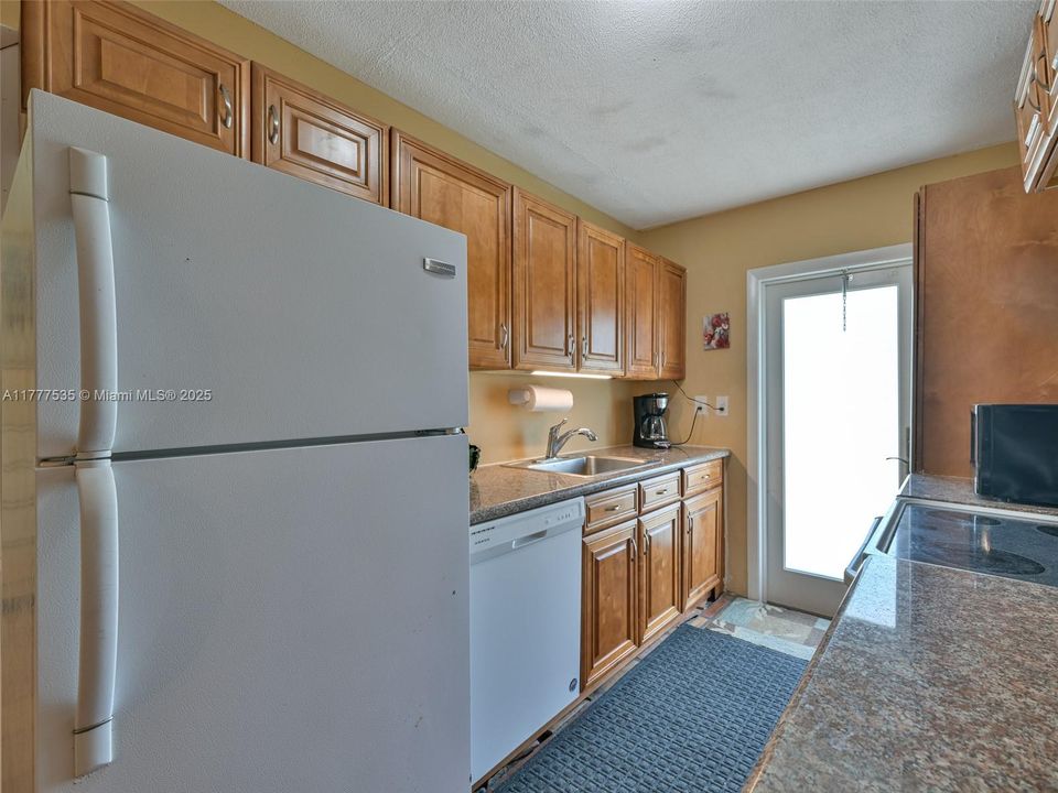 Recently Sold: $749,900 (0 beds, 0 baths, 1616 Square Feet)